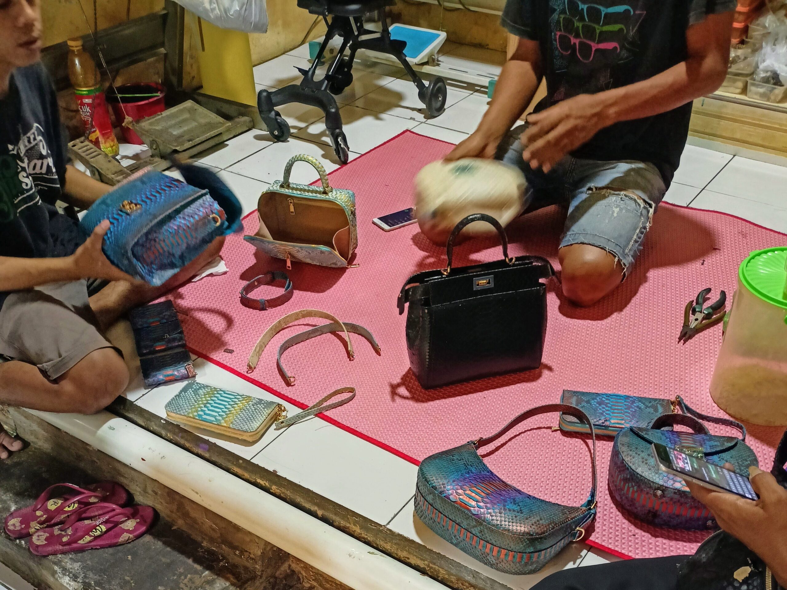 We are snake skin craftsman since 1995 in Bali - Indonesia.