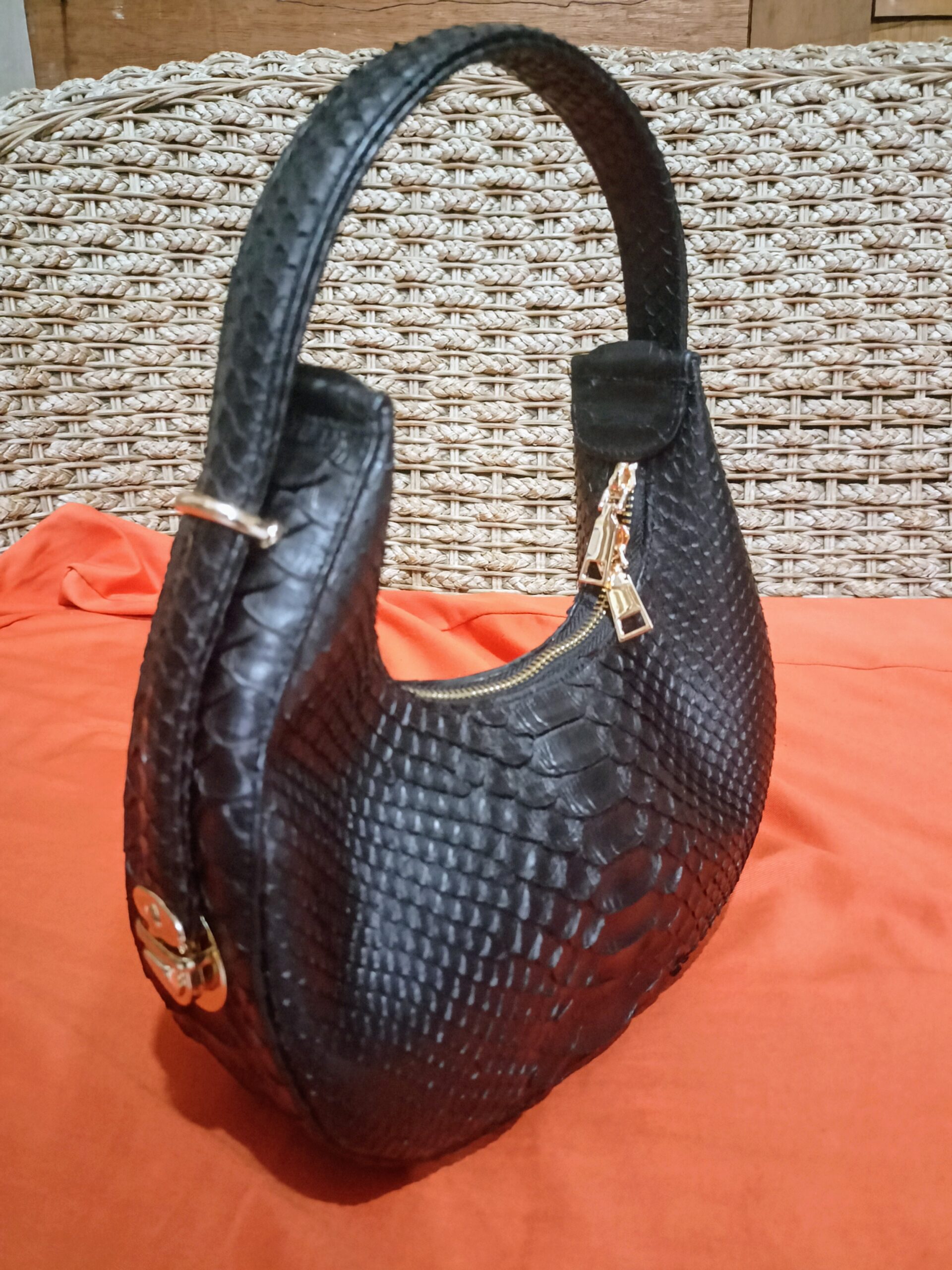Handmade Snake Skin Women's Hubo women's shoulder bag - Image 2