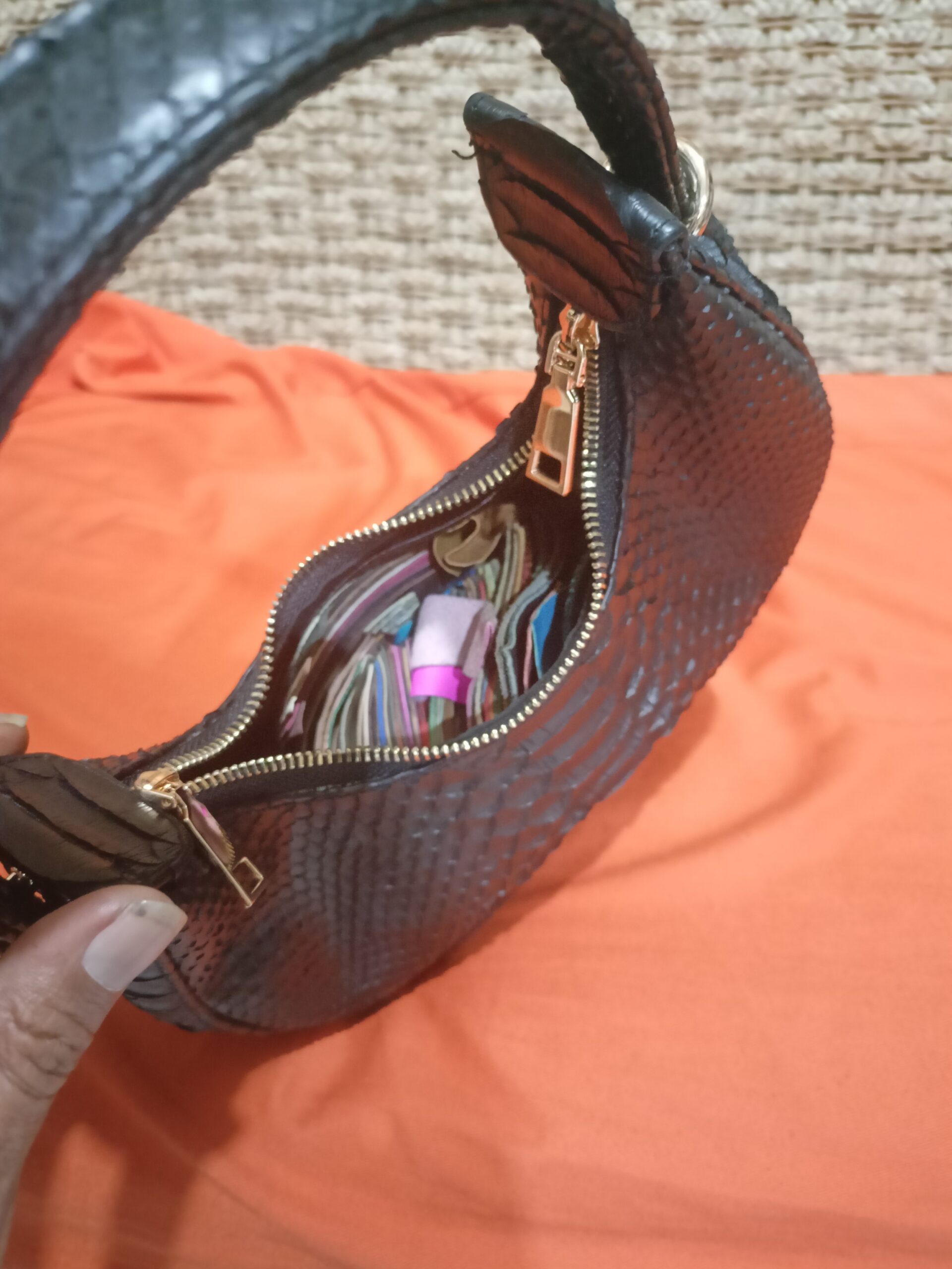 Handmade Snake Skin Women's Hubo women's shoulder bag - Image 4