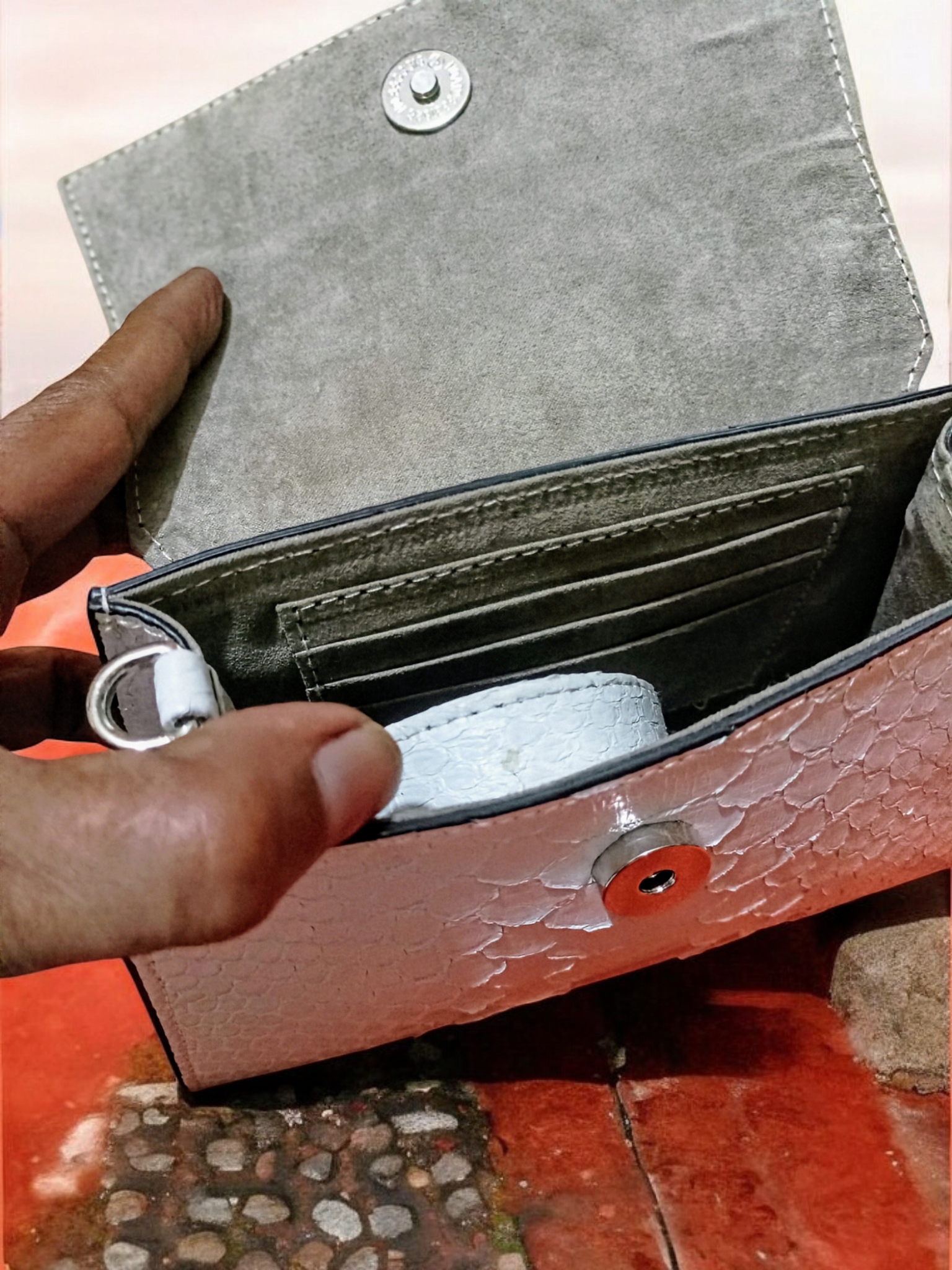 Handmade Snake Skin Women's small handbag - Image 5