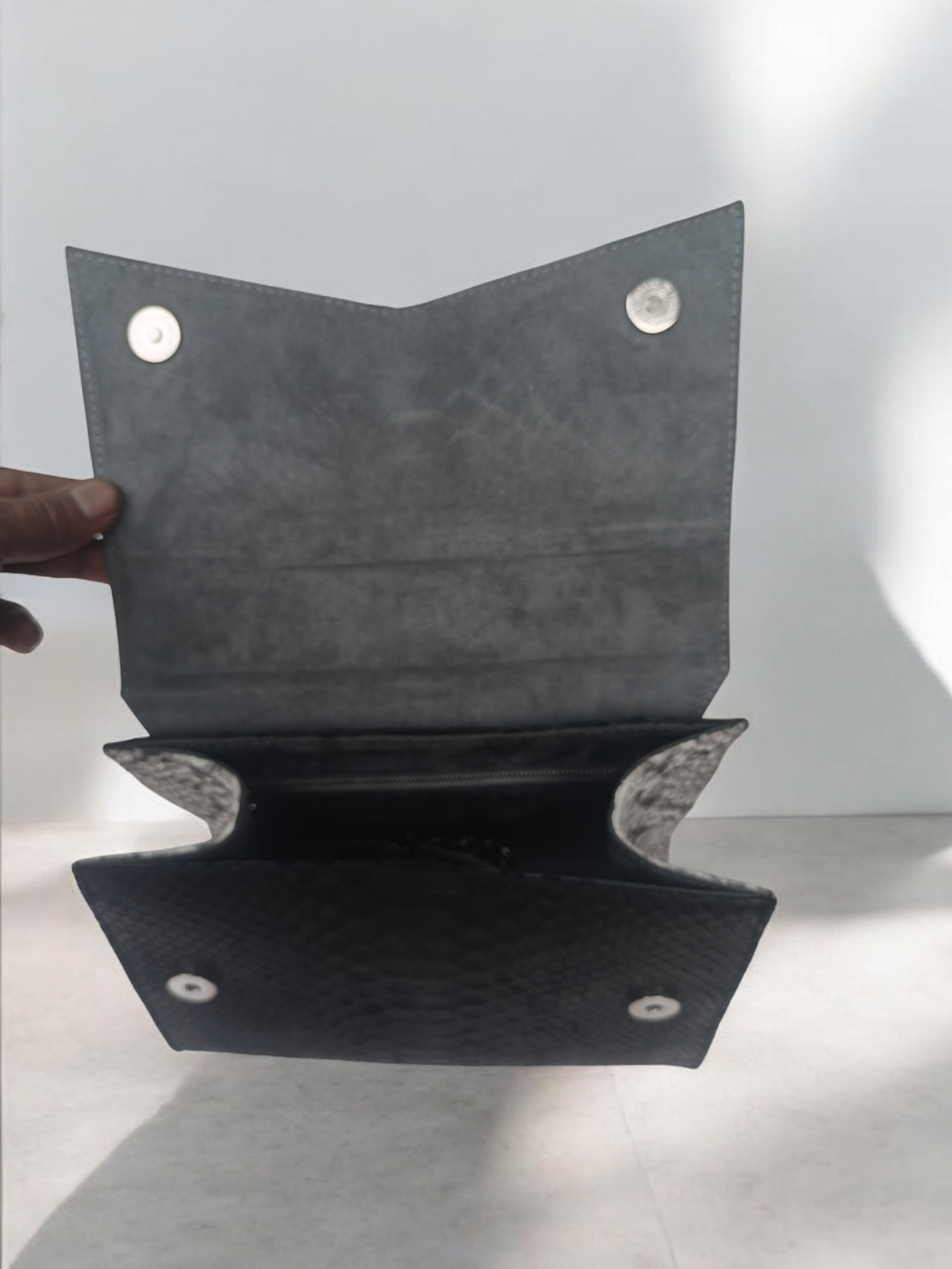 Handmade Snake Skin Women's Shoulder Bags - Image 4