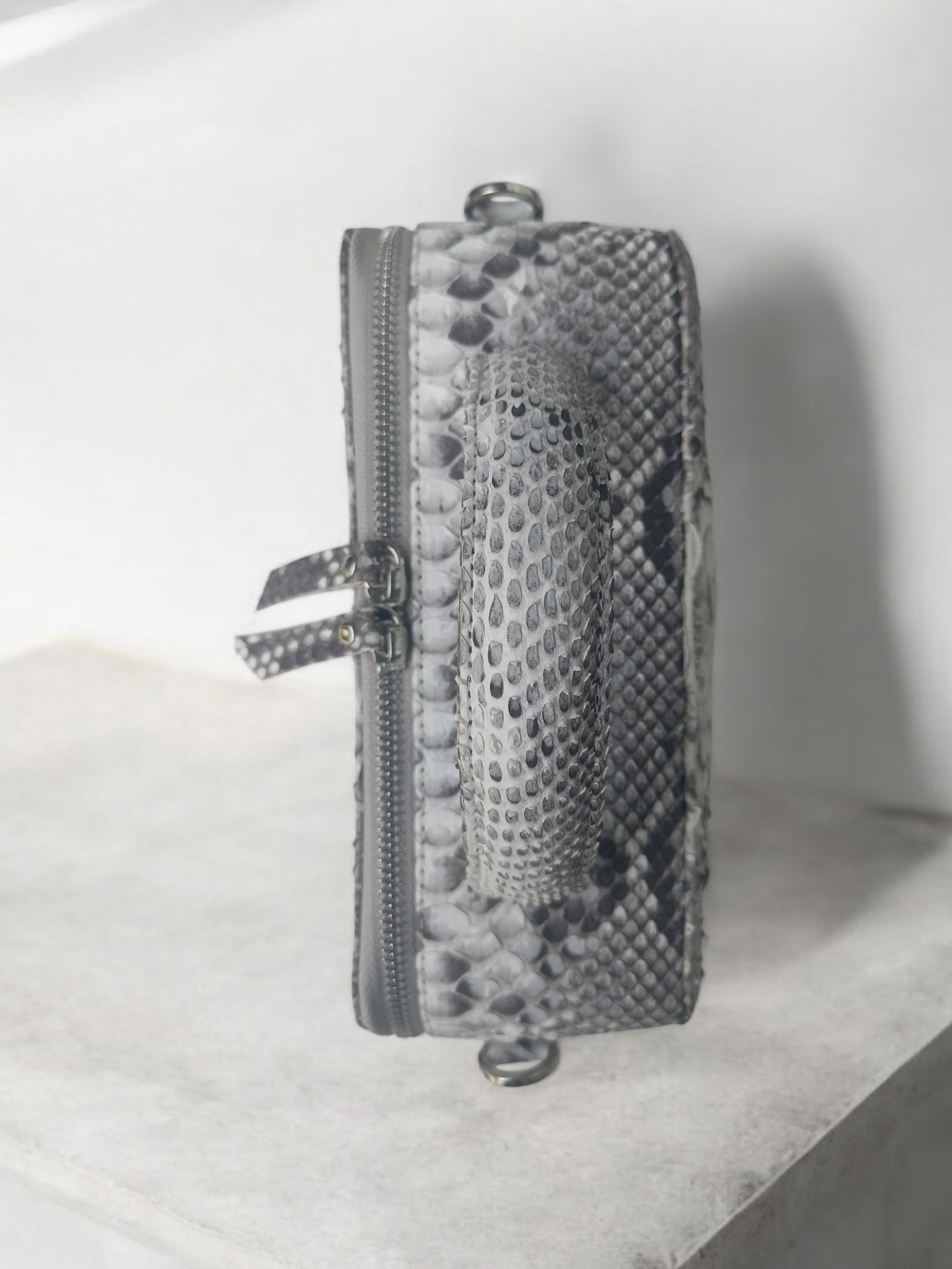 Handmade Snake Skin Women's Shoulder Bags - Image 3